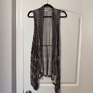 Maurices Black and Cream Patterned Vest